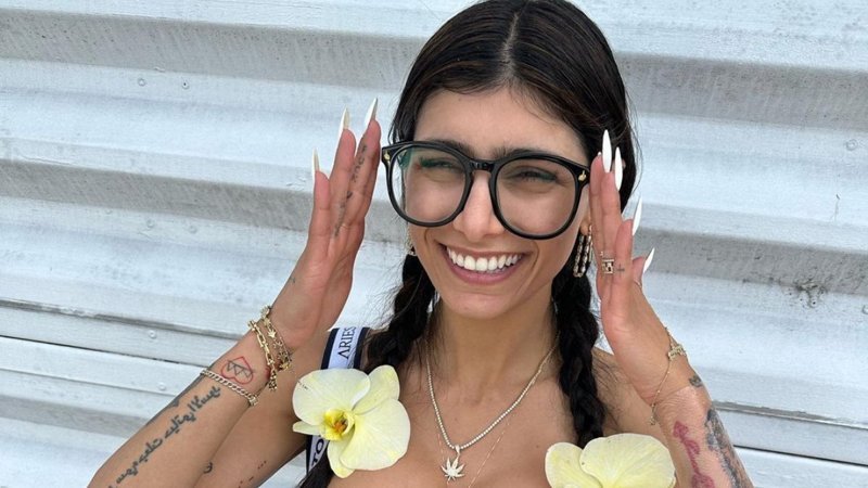 Mia Khalifa son pozlarıyla olay oldu! Gören bir daha baktı...