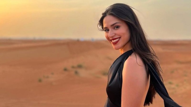 Survivor Ayşe Yüksel çöl pozlarıyla mest etti: 'Çölde bir vaha gibisin'