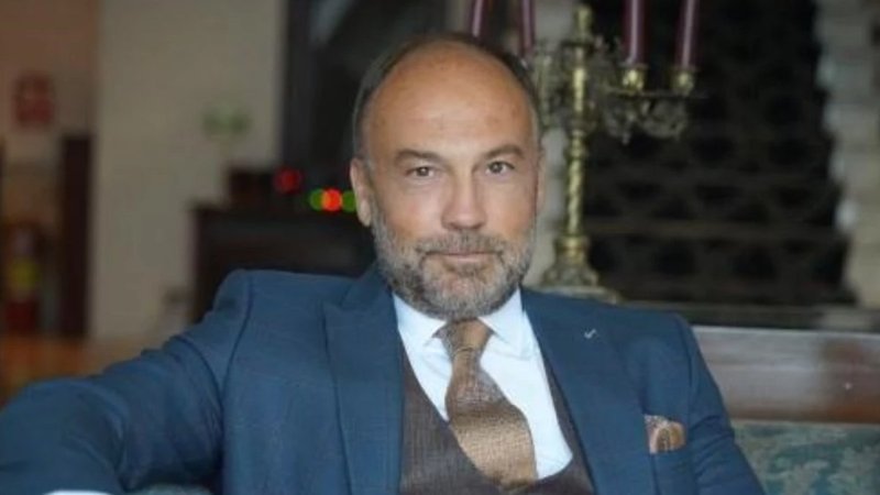 Ölüm haberiyle yıkıldı! Ünlü oyuncu Mahir Günşiray'ın acı günü..