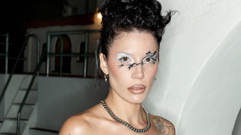 İsrail'den korktuğunu itiraf eden Halsey'den Filistin'e bağış