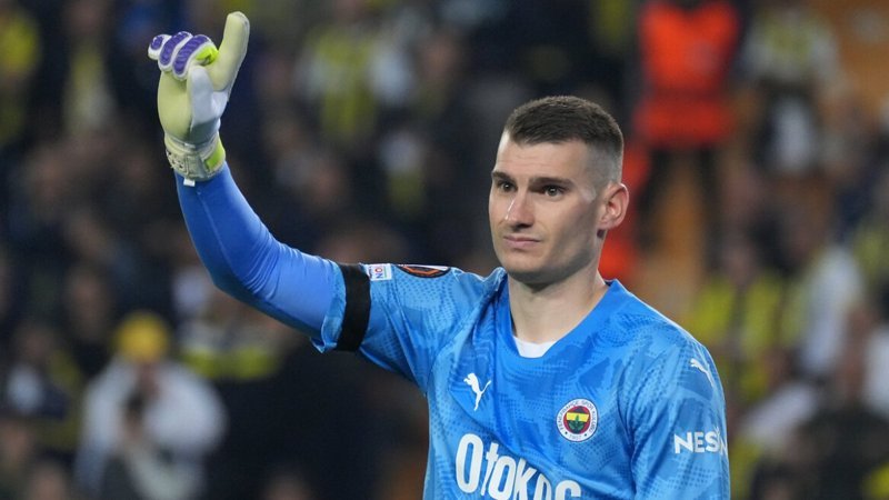 Fenerbahçe'de sakatlık! Dominik Livakovic ve Oğuz Aydın maça devam edemedi