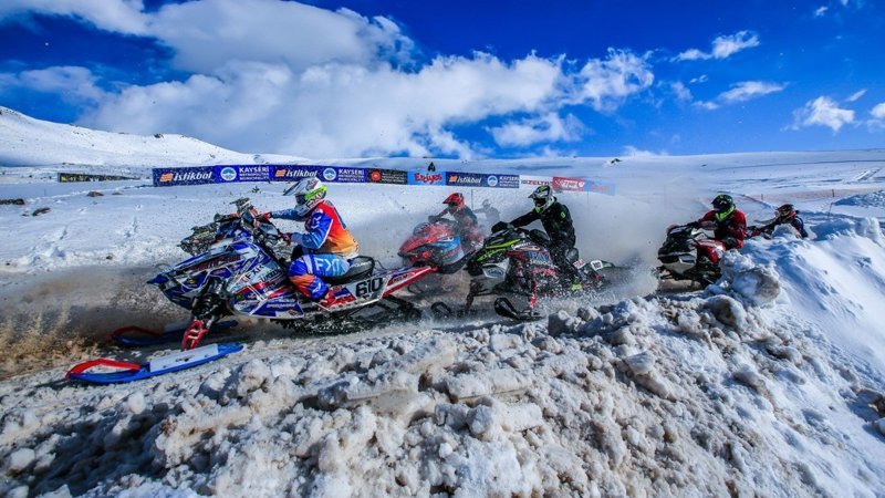 Dünya Snowcross yıldızları Erciyes’te buluştu