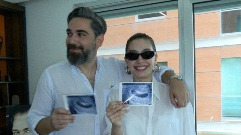 Neslihan Atagül ile Kadir Doğulu oğullarının adını açıkladı