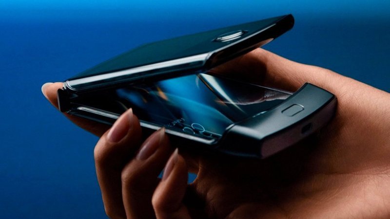 Motorola'dan yeni katlanabilir telefon hamlesi