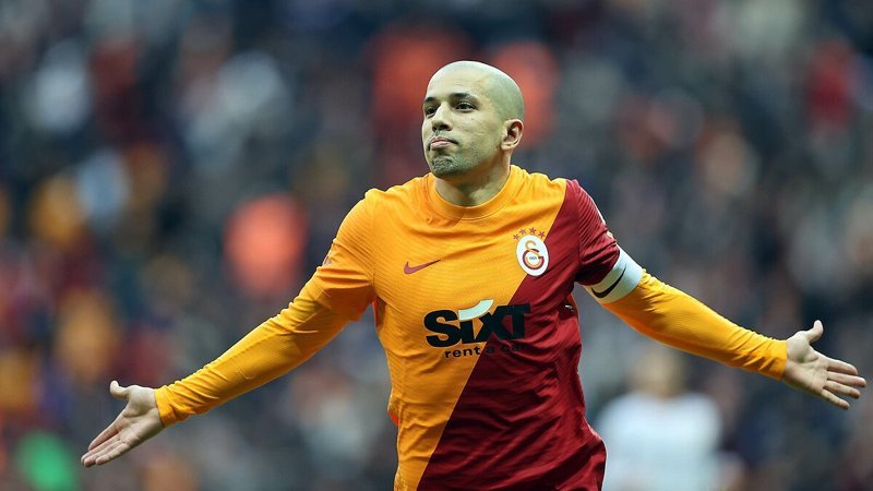 Sofiane Feghouli'den kulüplere mesaj!