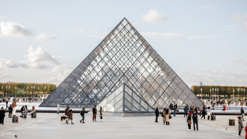 Fransa'da Louvre Müzesi soygununa ilişkin 4 şüpheli daha tutuklandı